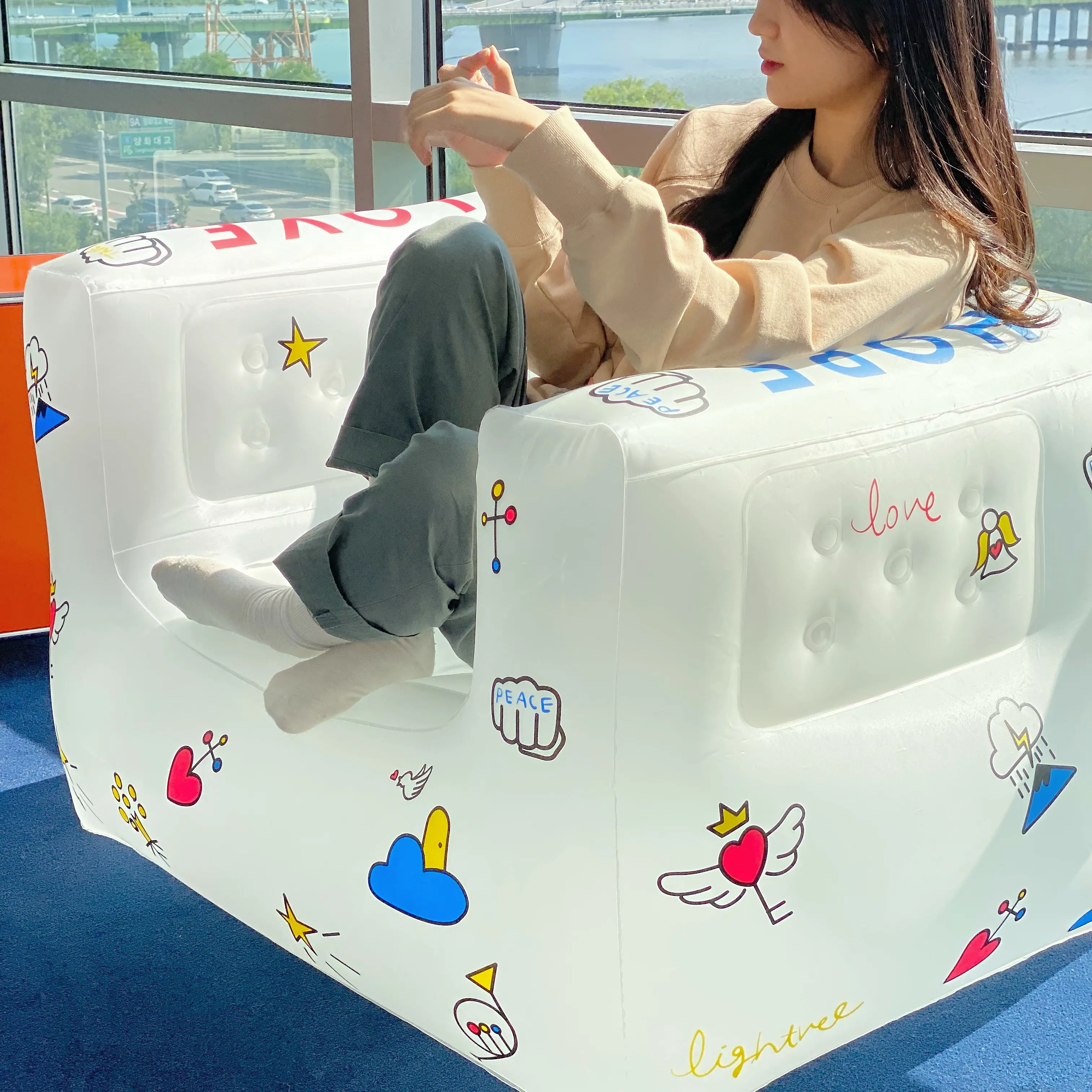 DREAMI SOFA 夢幻空氣沙發椅-ABSTRACT（可愛塗鴉） 圖 3